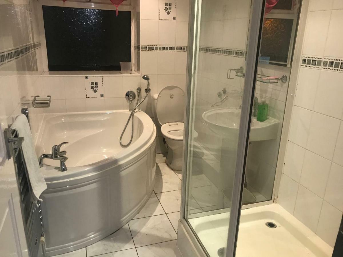 Entire B&B Burnley Eksteriør bilde