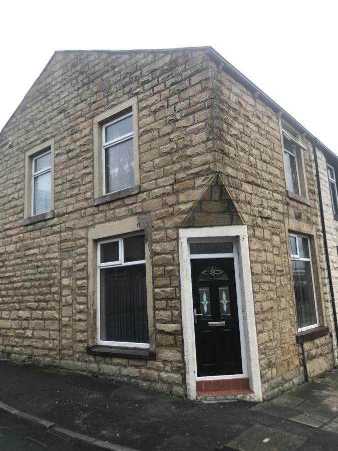 Entire B&B Burnley Eksteriør bilde